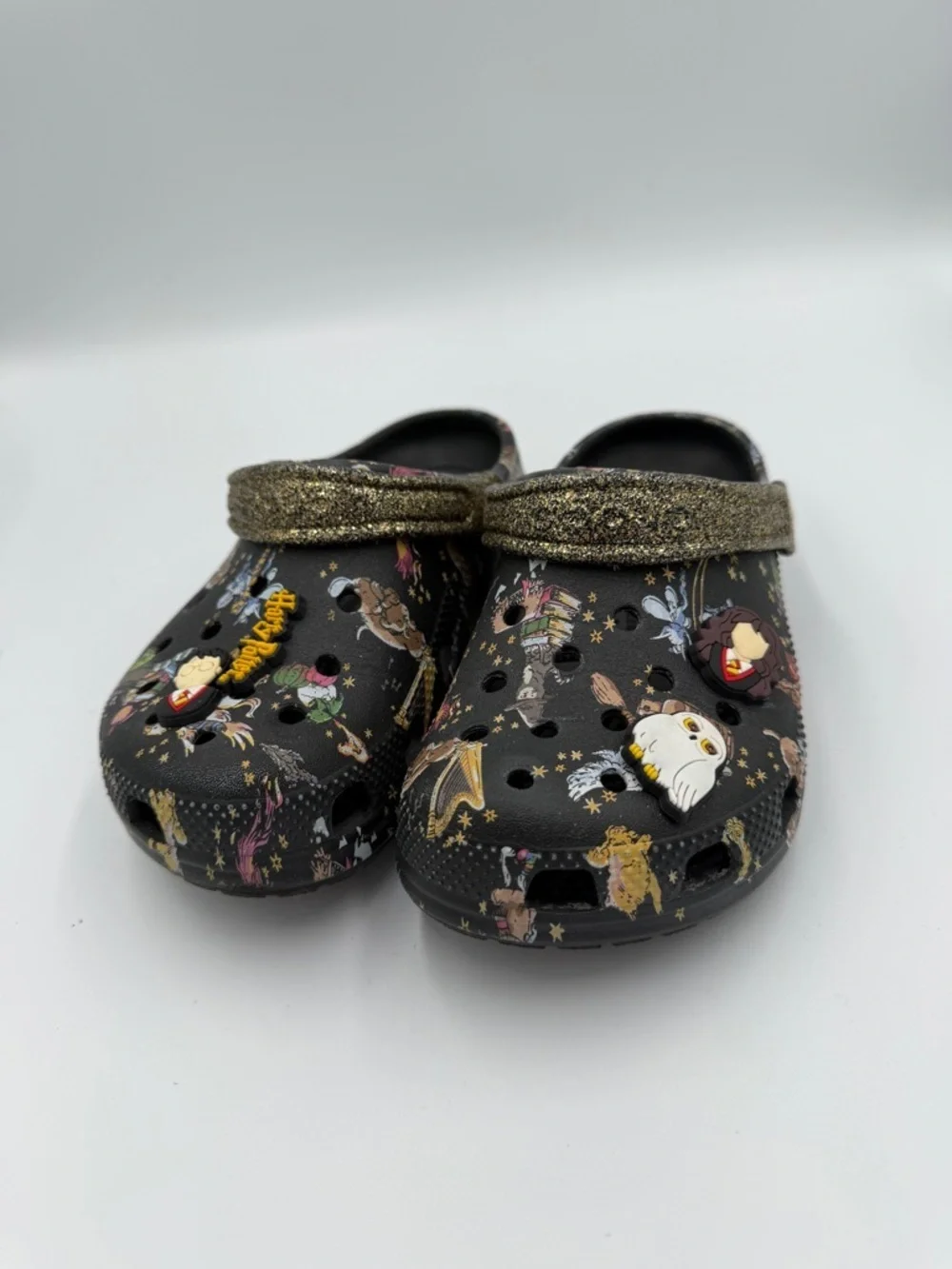 RARE CROCS Girls Size J 2 Black Kids Harry Potter Clogs Shoes with JIBBITZ